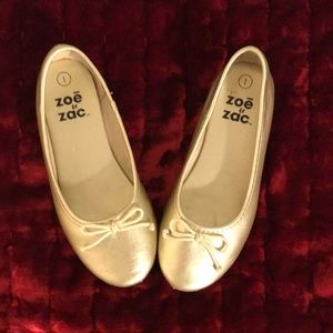 Girls gold flats!